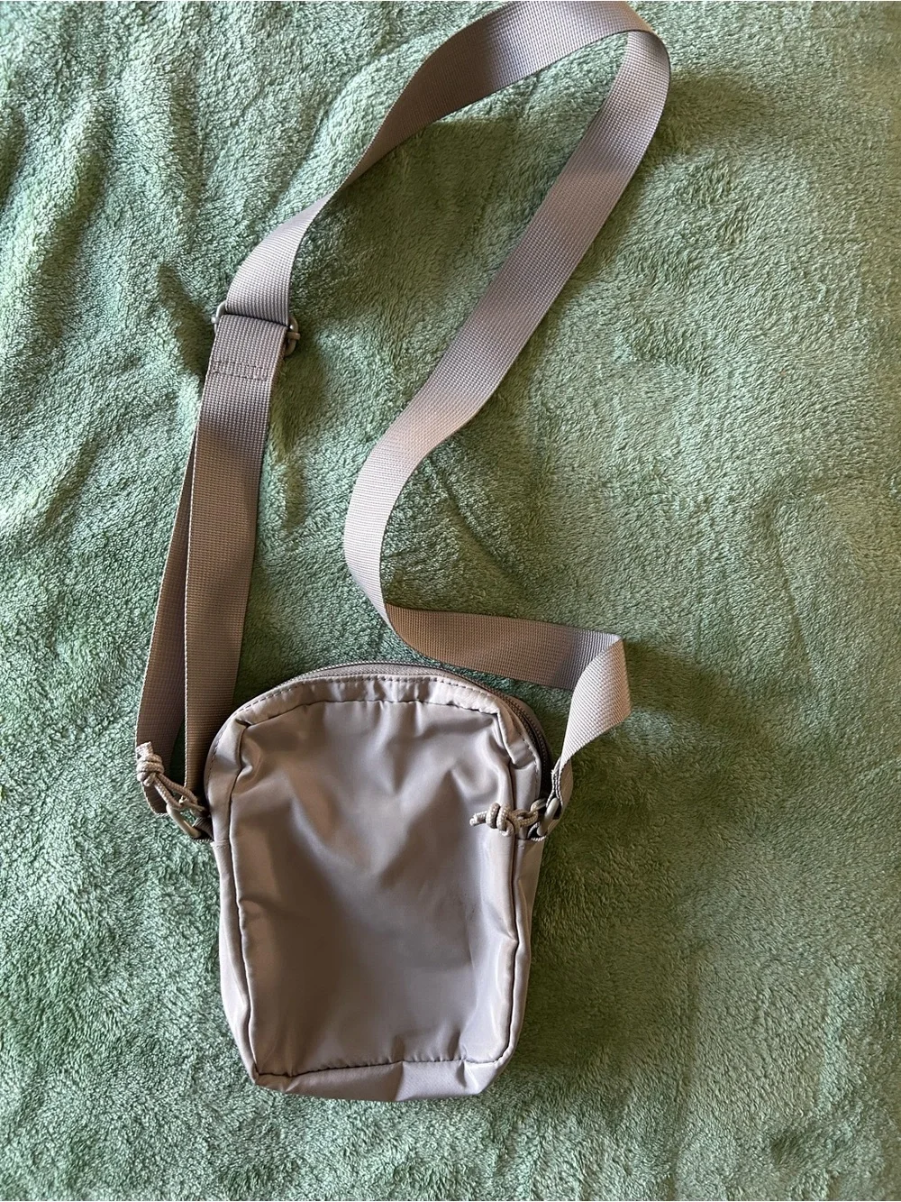 H&M light gray